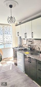 Bağlarbaşı Mah Balkonlu Geniş Temiz En Üst Kat Ferah 4+1 Daire