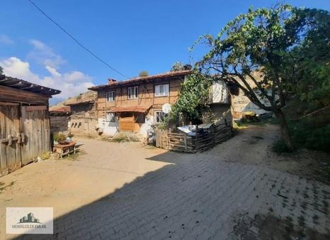 Doğanyurdu Mah. 404m2 Arsa İçeresinde 2 Katlı Müstakil Ev