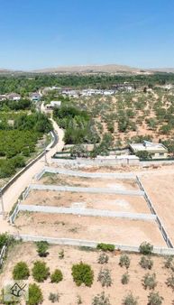 Faruk Emlaktan Satılık Mükemmel Bağ Evlik Arazi