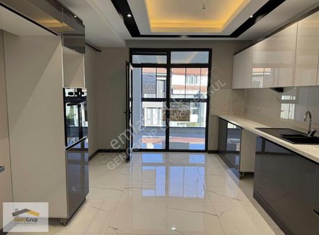 *genç Grup* Manzaralı Cadde Üstü,çok Geniş Özel Daire 165m2 3+1