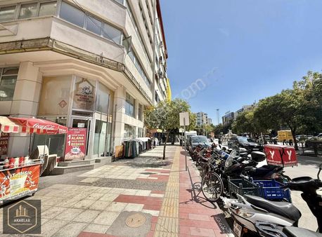 Acil Satılık Manisa 8 Havuz Konumlu 3+1 İster Ticari İster Konut