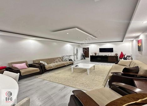 Efe'den Metrobüse Yürüme Mesafesinde Balkonlu 2+1 Geniş Daire