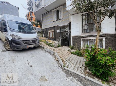 Muğla Emlaktan Keçeyolunda 210m Lavabolu Mutfaklı Dükkan İşyeri