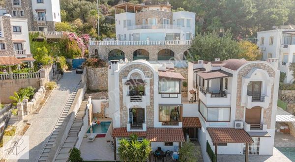 Bodrum'un Kalbi Kumbahçe'de Deniz Manzaralı 2 + 1 Daire