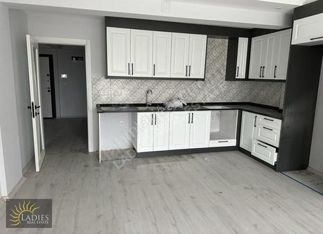 Ladies'ten Dalaman Devlet Hastanesi Mevkiinde Kiralık 2+1 Daire