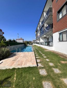 Ladiesden Havuzlu Satılık 1+1 Daire