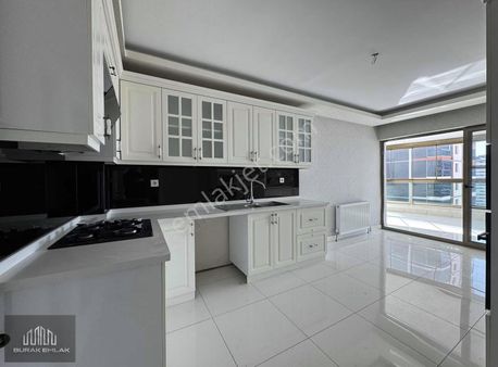 Buraktan Şehrin En Gözde Bölgesinde 190m²6.kat G.odalı Güney 4+1