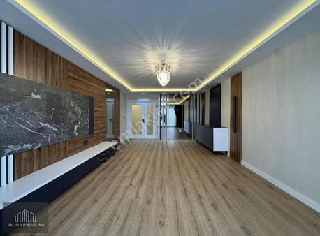 Burak'tan Bulvar Üzeri Prestijli Sitede 190m²k.garajlı Sıfır 4+1