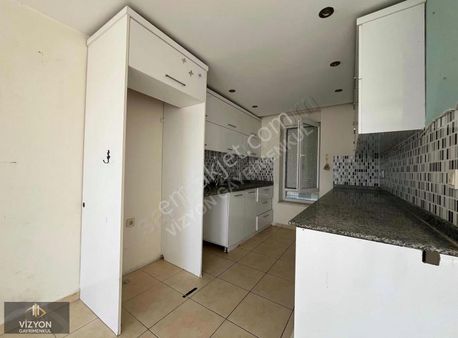 Havuzlu Ve Teraslı 3 Katlı Geniş 3+1 Kiralık Tripleks Daire