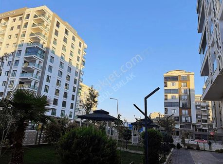 Gül Emlaktan Satılık 4+1 Daire Site De