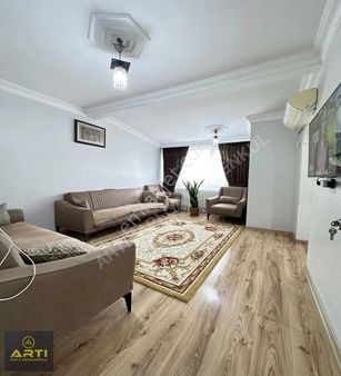 Metrobüse Yakın Güzelyurtta Aileler İçin 3+1 Geniş Satılık Daire