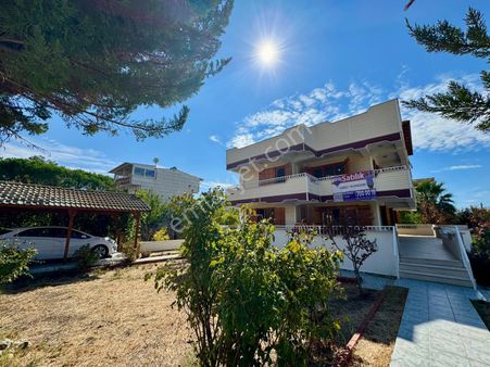 Salihleraltı Gülkent'te, 2 Arsa Üzerinde Ultra Büyük Villa...