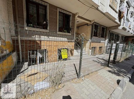 Sistemden Atatürk Mah.3.sok.satılık 1+1 İskanlı Boş Bahçe Kat
