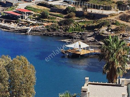 Yalıkavakta Deniz Manzaralı Satılık 4+1 Villa