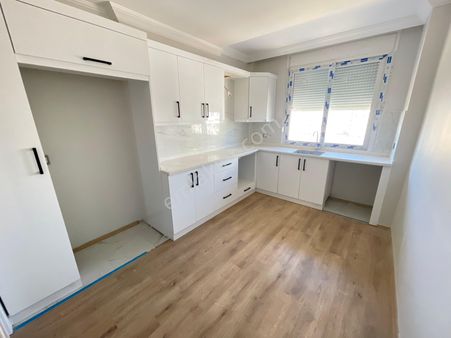 Yukarı Alata'da B.mutfak 2+1 Sıfır Daire !!