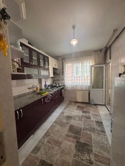 Satılık 3+1daire Bağcılar Yeni Mahalle