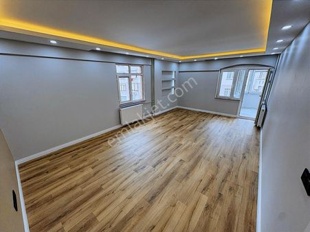 Yatırım'dan Küçükyalı'da Minibüse Yakın Sokağa Cephe Katta 3+1