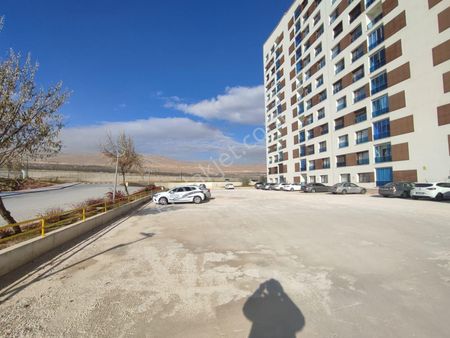 Selçuklu Doğaşehir Konutlarında Ara Kat 4+1 Satılık Boş Daire