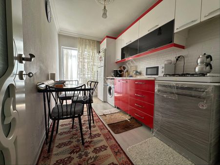 Duru Emlak'tan Pursaklar Merkez'de Satılık Ara Kat 3+1 Daire