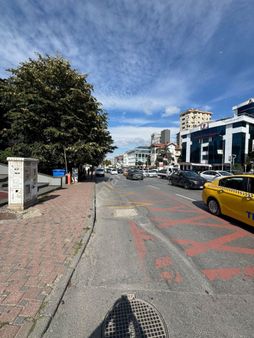 Fener Kalamış Caddesi Üzerinde Satılık Dükkan