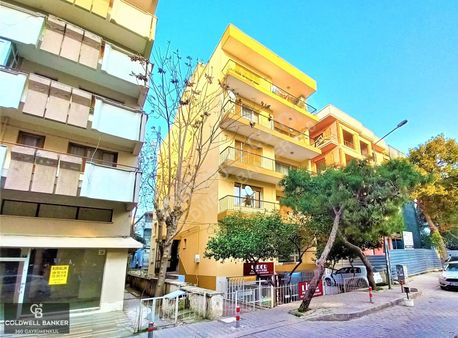 Bornova Merkez Topraktan Pastanesi Karşısında Kiralık 3+1 Daire
