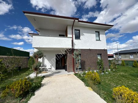 Bayburt Merkez'de Satılık Eşyalı Villa