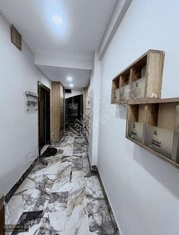 Bayraklı'da İzban Yanı Deniz Manzaralı Kiralık İşyeri/ofis