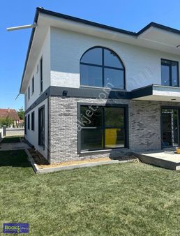 Kazımpaşada Müstakil Yaşam Bahçeli 4+1 Dubleks Villa