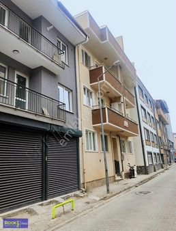 İzmit Real Arkası 3,5+1 Çatı Dubleks Pazara Ve Tramvaya Komşu!