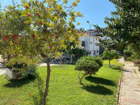 Kuşadası Yavansu Mevki 3+1 Ferah Masrafsız Bahçeli Tripleks Villa