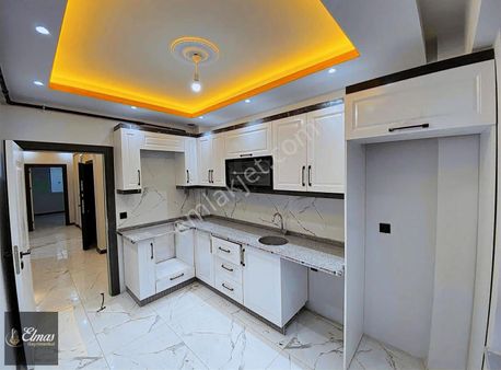 Elmastan Satılık Cadde Yanı Lüks 2+1 Daire