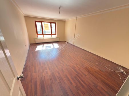 Anacadde Yakını 3+1 Katta Asansörlü Daire Arayanlara