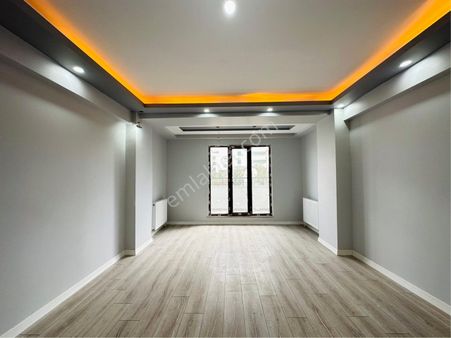 Kapaklı Vatan Mahallesi Yıldız Caddesi Teraslı 2+1 Satılık Daire