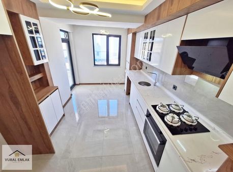 Vural' Dan Yenikent De Oturuma Hazır, Şık Tasarımlı 3+1 0 Daire