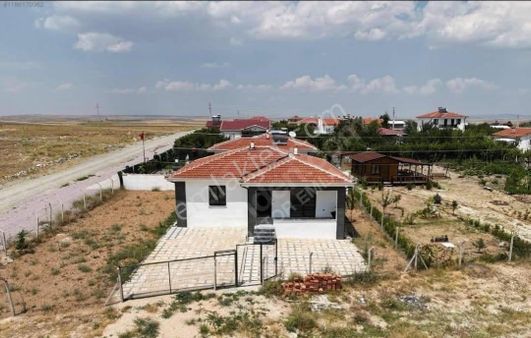 Seyitgazi Yolunda Müstakil Ev