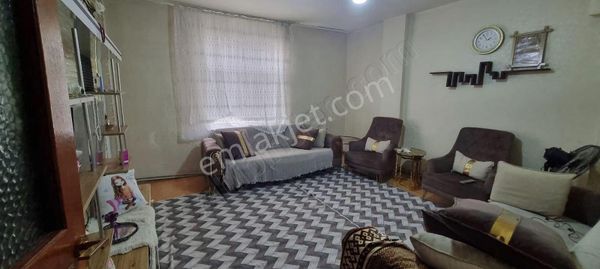 Mehmet Akif Mahallesi 3 Kat 14 Metre Hisseli 2+1 Satılık