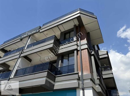 İzmit Plajyolunda 3+1 Ebeveyn Banyolu Deniz Manzaralı