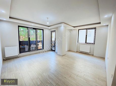 Çekmeköy Cumhuriyette Arakat Satılık Geniş İskanlı 2+1 Daire