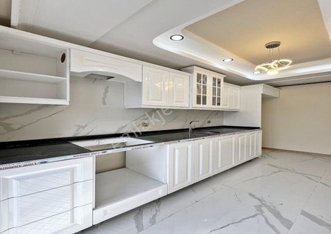 Özel İndirimli Fiyat Metrobüse Yakın Geniş M2 2+1 Satılık Sıfır