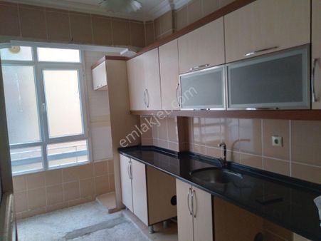 Kiracılı 1 Kat Doğalgazlı 4 Oda Temiz Yenişehir