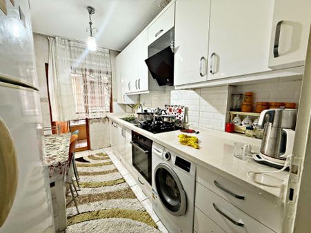 Adnan Menderes Mah.'de Bağımsız 3+1 Satılık Daire