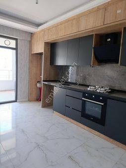 Selahattin Eyyubide Sıfır 3+1 Kızartma Balkonlu Yüksek Giriş Lüks Daire