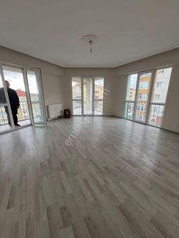 Site İçinde 3+1 Geniş Ferah Ara Kat Kiralık Daire