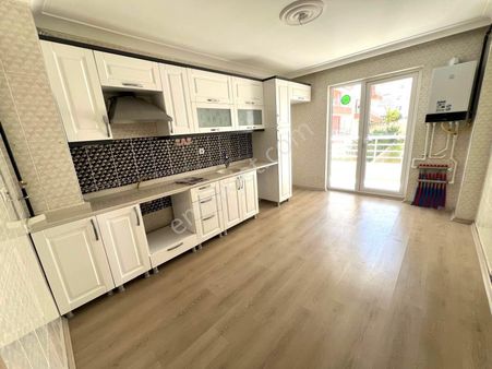 Karapürçek U.park Okul Yakınında Asansörlü 2.kat 3+1 Ön Cephe Ç.banyo Full