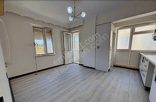 Altınkumda Cadde Cepheli 2+1 Uygun Fiyatlı Satılık Fırsat Daire