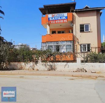 Kurttepede 460 M2 Fourlexs Satılık Villa