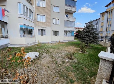 Merkezde 3+1 Geniş Bahçeli Ve Full Yapılı Fırsat Daire!