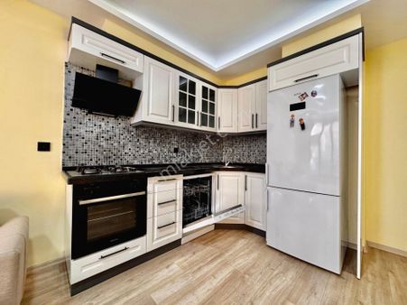 ▓zeytinli Gayrimenkul'den Ultralüx Tasarım & 4 Yaşında 1+1 Satılık Daire