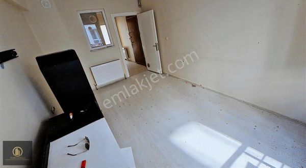 Eğitimciler Caddesinde 1+1 Ayrı Mutfaklı Kiralık Daire