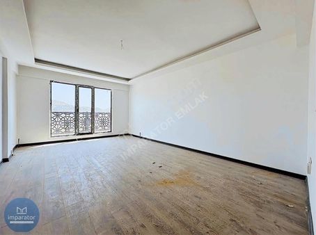 ▀imparator▀karapürçek'te Çevreyolu Yakını Yüksek Kat Sıfır 4+1